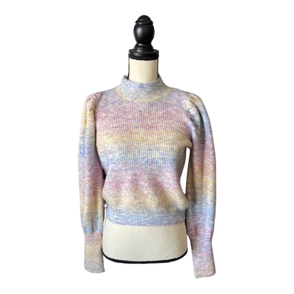 ♥️so♥️turtle Neck Puffy long sleeve sweater size (Med)